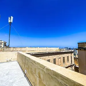 Designer Duplex Penthouse In Appartamento